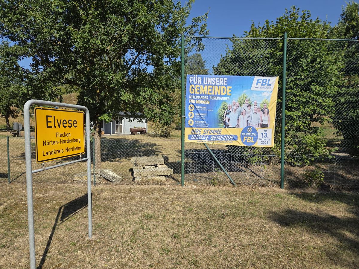 FBL-Banner am Ortseingang Elvese